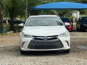 Toyota Camry XLE 4dr Sedan (2.5L 4cyl 6A) 2016 White
