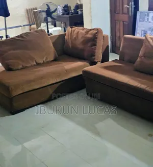 L Shape Neatly Used Chairs