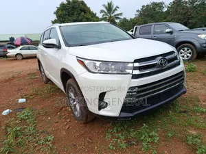 Toyota Highlander XLE 4dr SUV (3.5L 6cyl 6A) 2015 White