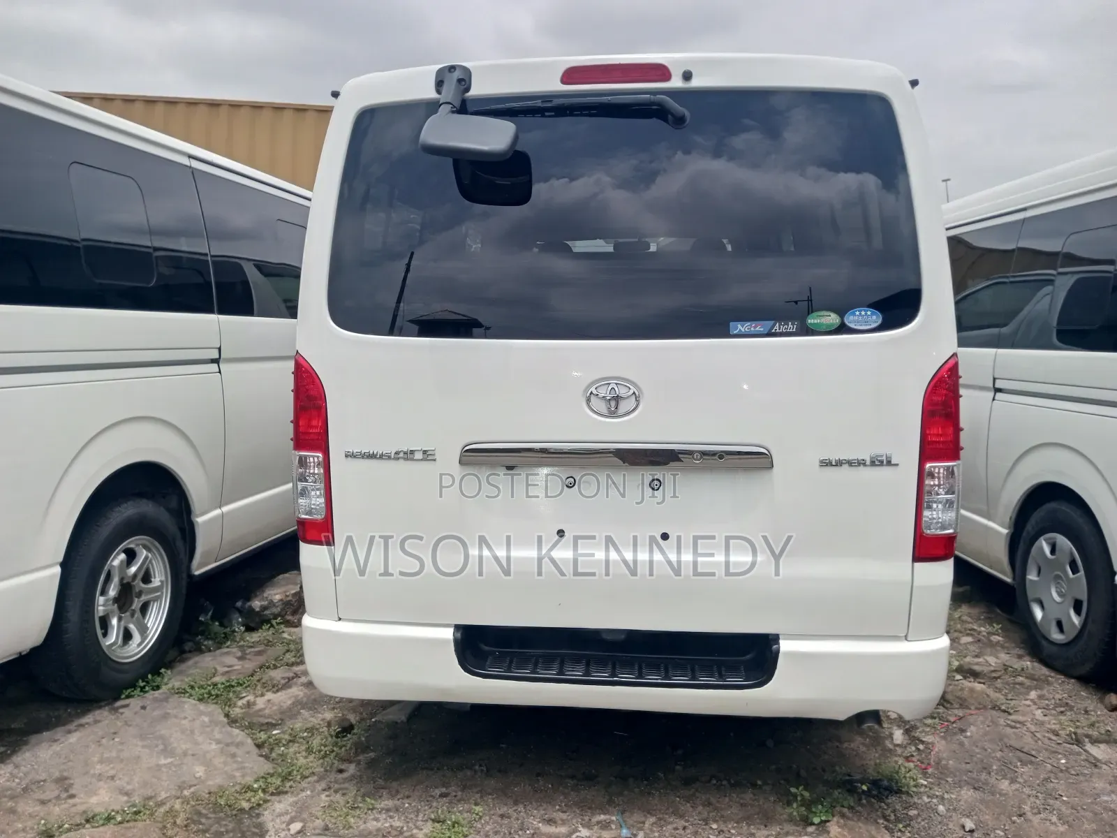 Toyota HiAce 2017 White