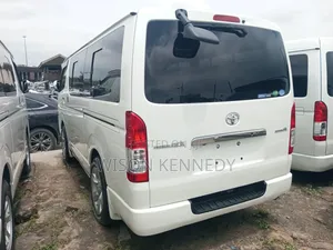 Toyota HiAce 2017 White