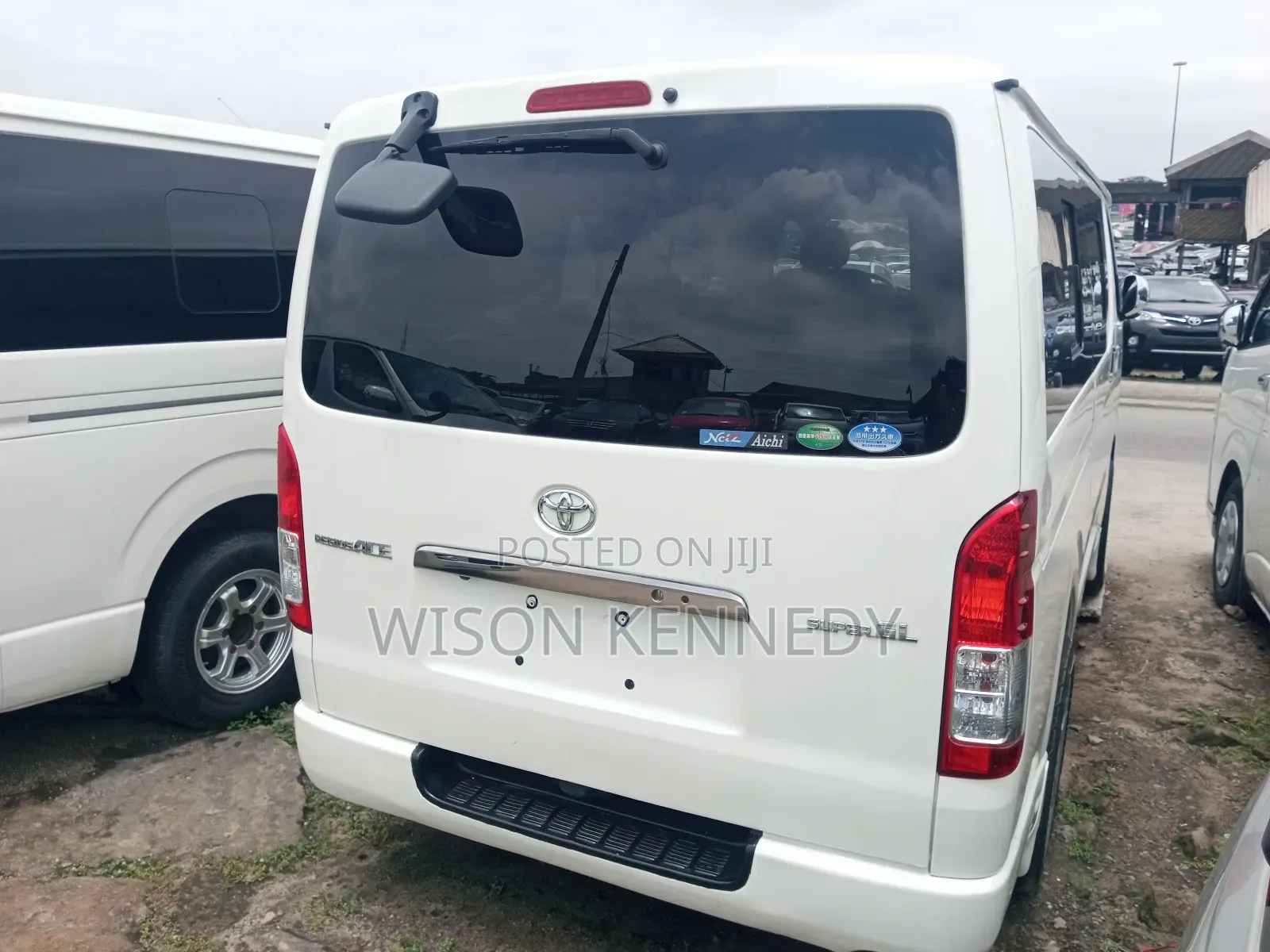 Toyota HiAce 2017 White