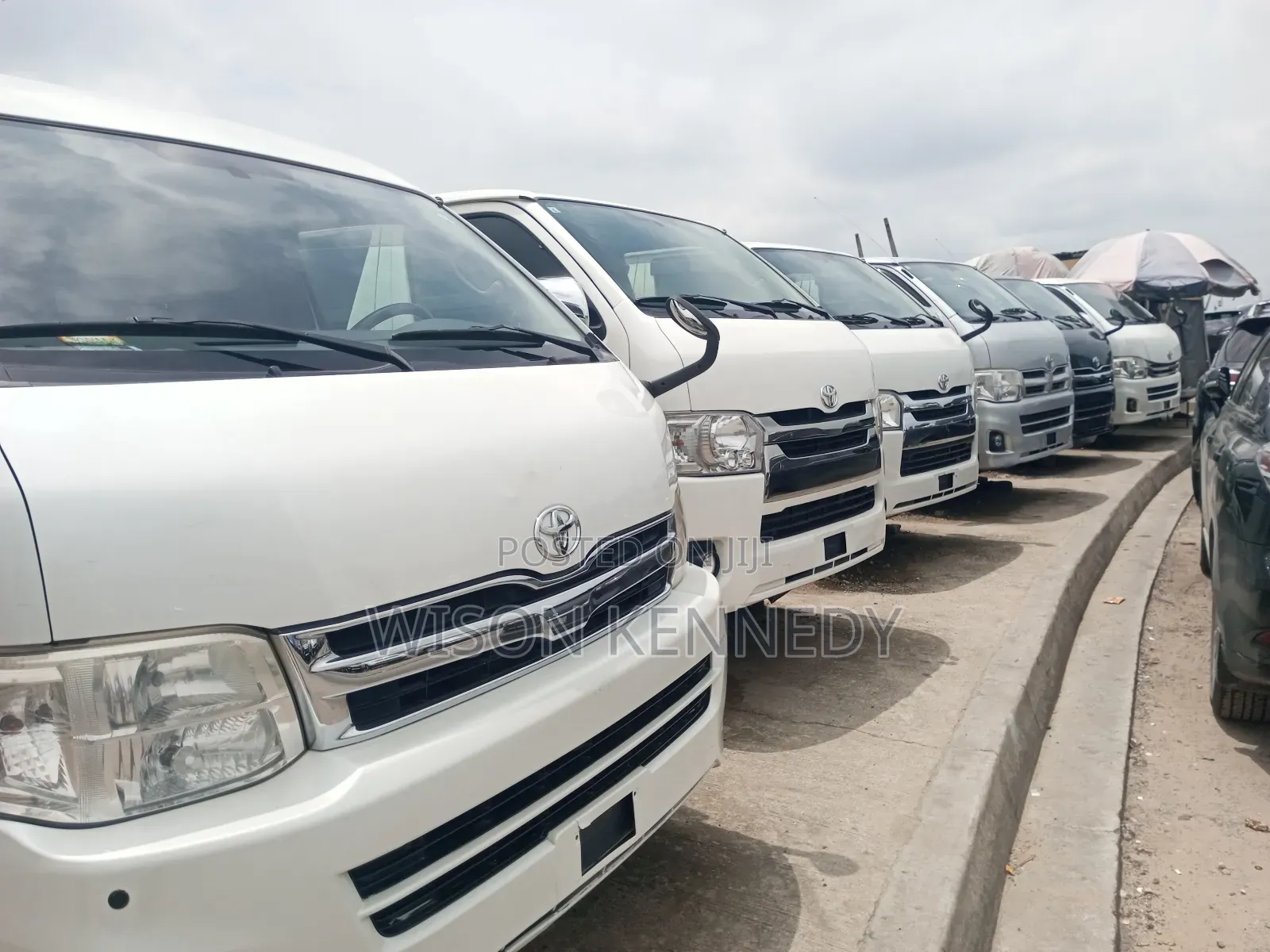 Toyota HiAce 2017 White