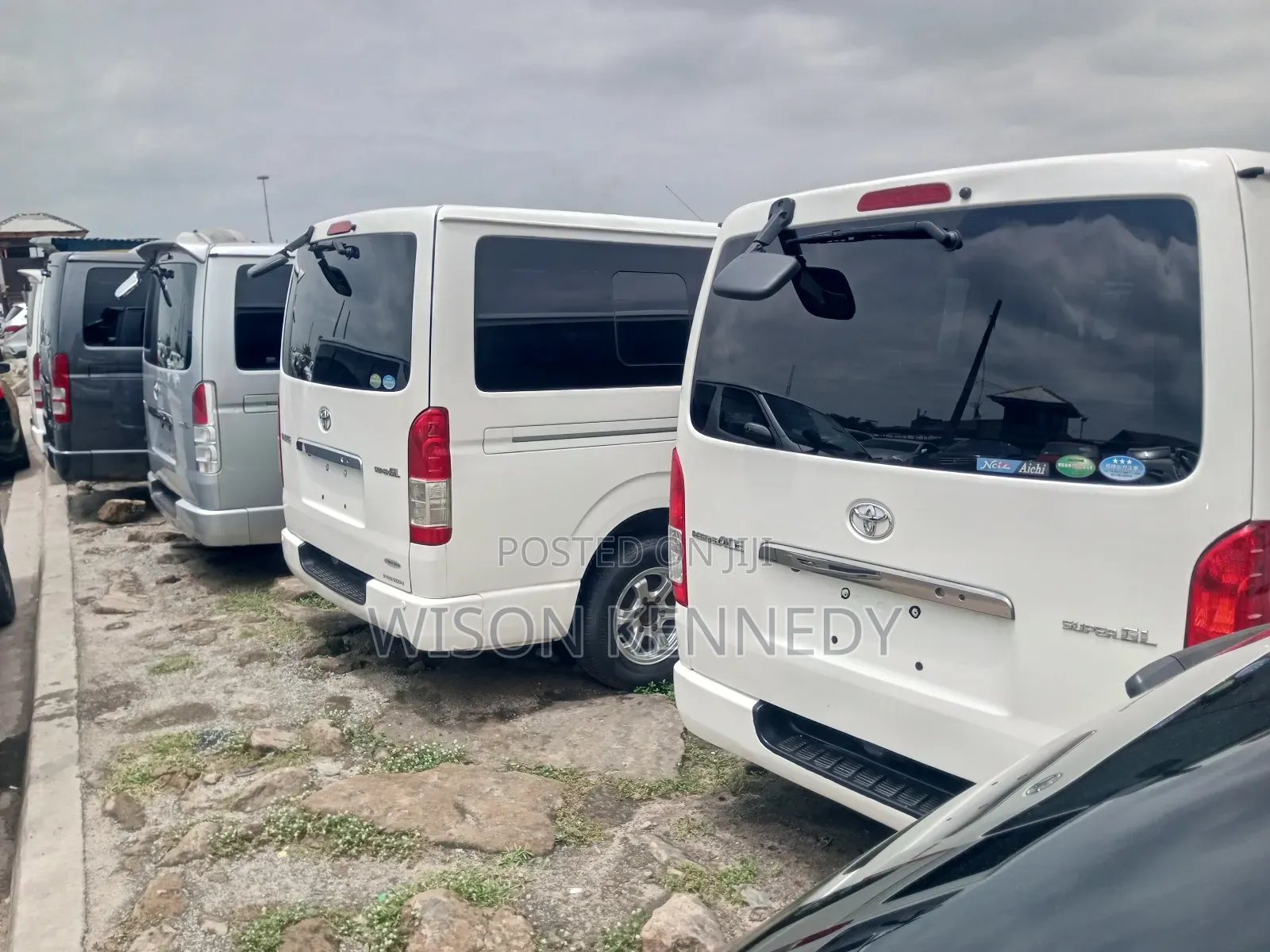 Toyota HiAce 2017 White