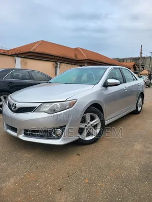 Toyota Camry SE 4dr Sedan (2.5L 4cyl 6A) 2013 Silver
