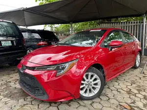 Toyota Corolla LE 2021 Red
