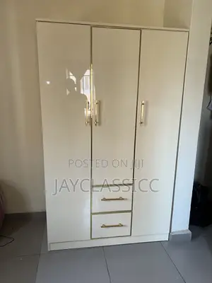 Wardrobe With Drawers