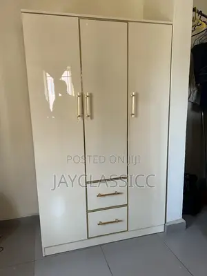 Wardrobe With Drawers