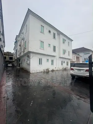 2bdrm Apartment in Lekki Phase 2 for rent