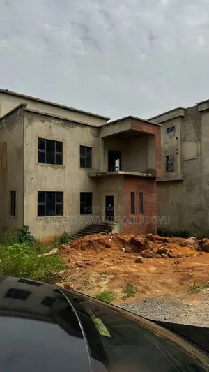 8bdrm Mansion in Asokoro Rock Villa, Guzape District for sale