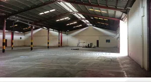 5400sqm Warehouse by Tradefair, Ojo