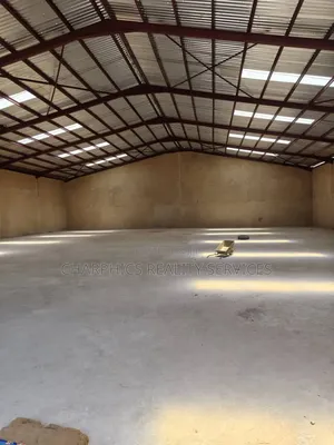 5400sqm Warehouse by Tradefair, Ojo