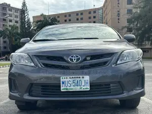 Toyota Corolla LE Special Edition 4dr Sedan (1.8L 4cyl 4A) 2013 Gray