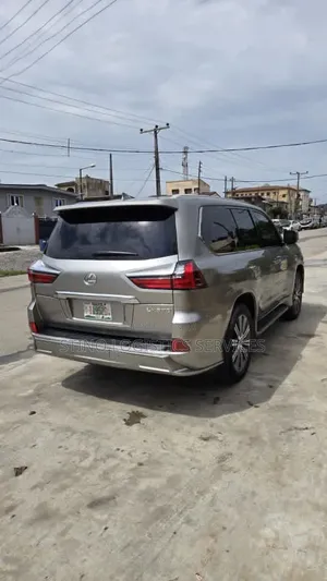 Lexus LX 2018 Silver