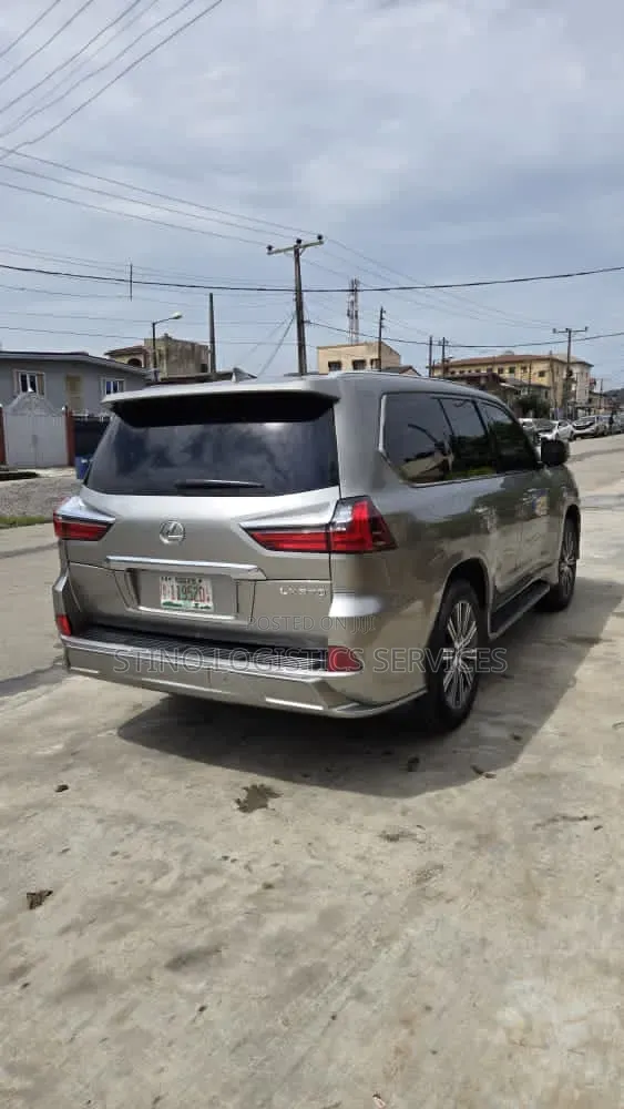 Lexus LX 2018 Silver