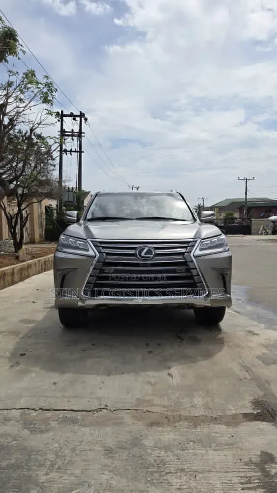 Lexus LX 2018 Silver