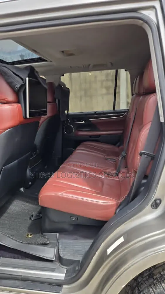 Lexus LX 2018 Silver