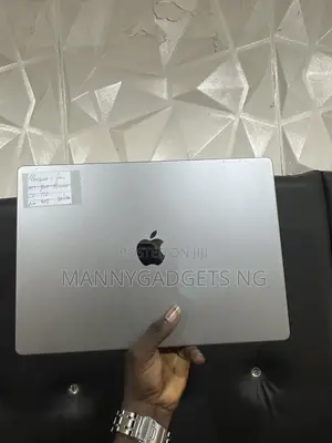 Laptop Apple MacBook Pro 2021 M1 32GB Apple M1 Pro SSD 1T