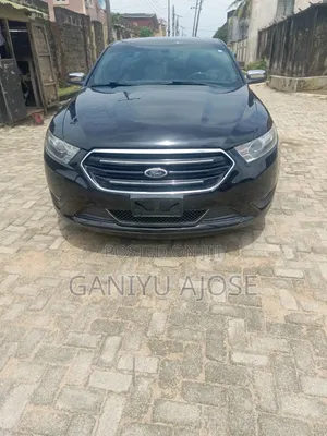 Ford Taurus 4dr Sedan 2016 Black