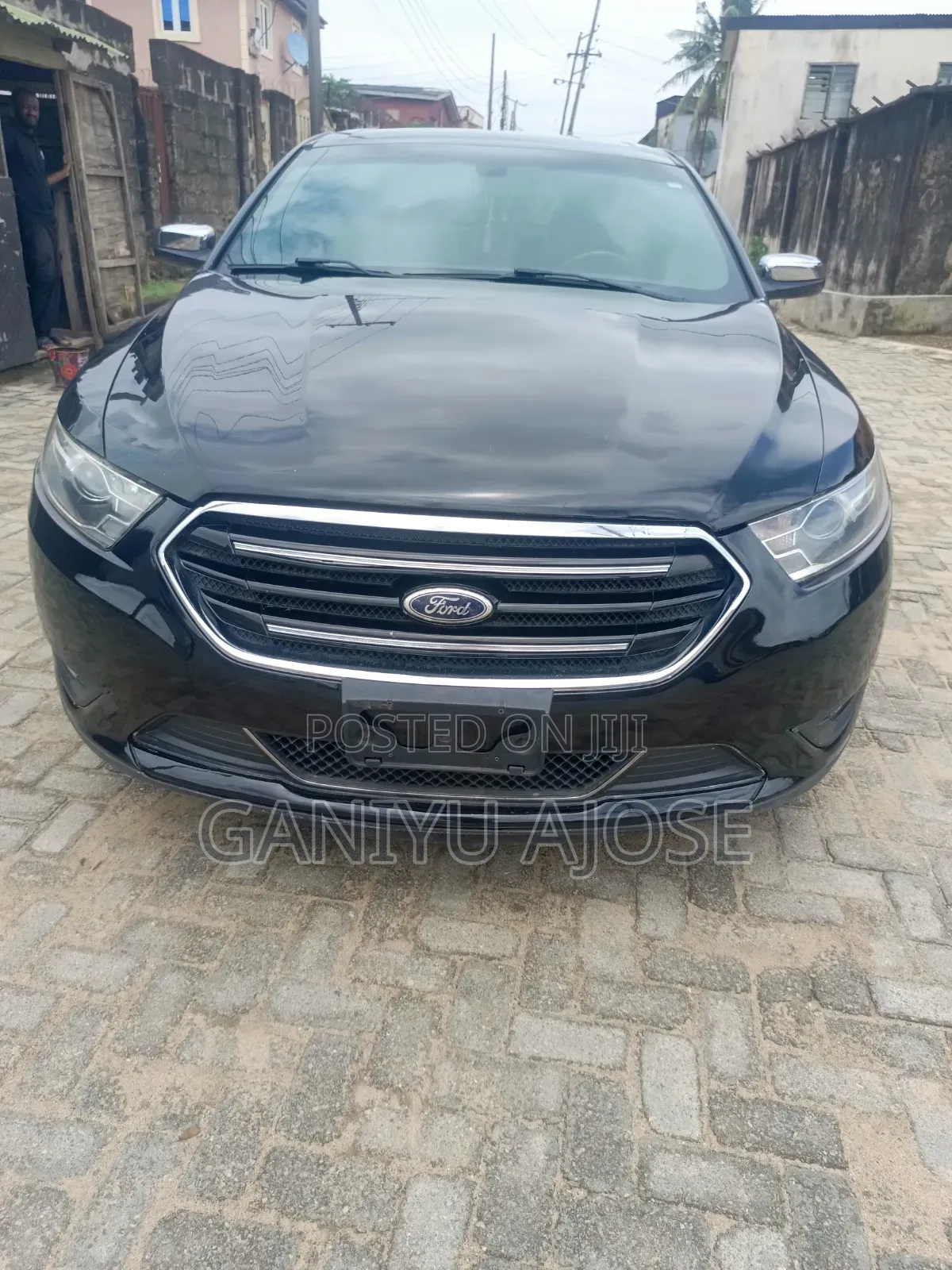 Ford Taurus 4dr Sedan 2016 Black