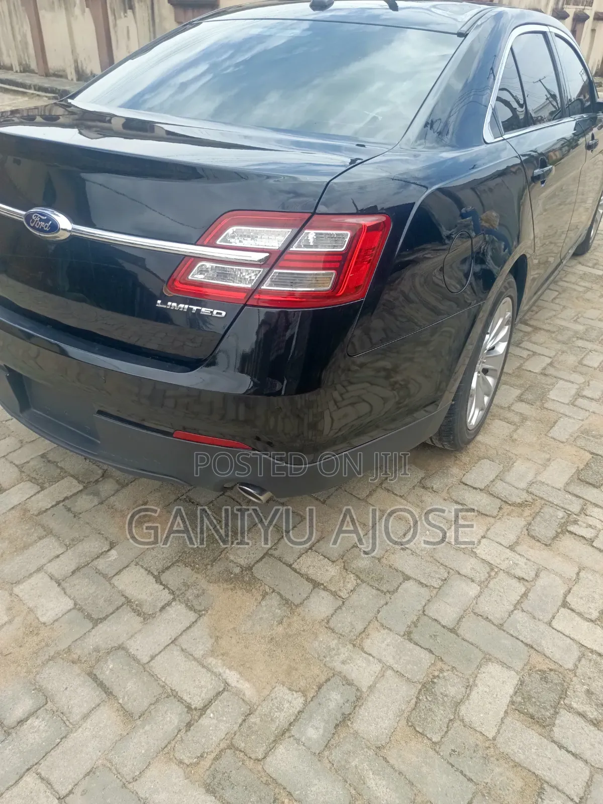 Ford Taurus 4dr Sedan 2016 Black