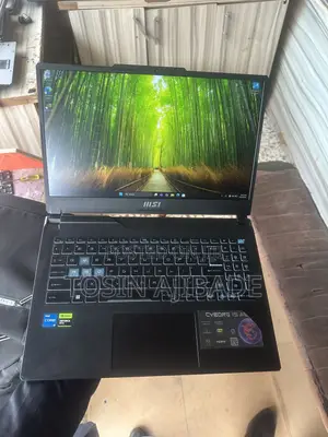Laptop MSI Cyborg 15 16GB Intel Core i5 SSD 512GB