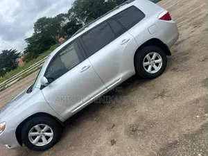 Toyota Highlander SE 2010 Silver