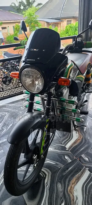 Honda CB 2025 Black