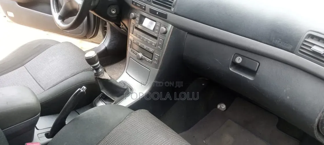 Toyota Avensis 2007 Silver