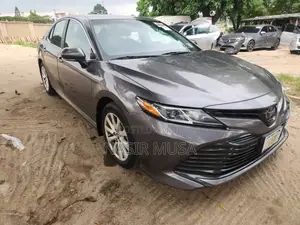 Toyota Camry LE FWD (2.5L 4cyl 8AM) 2018 Gray