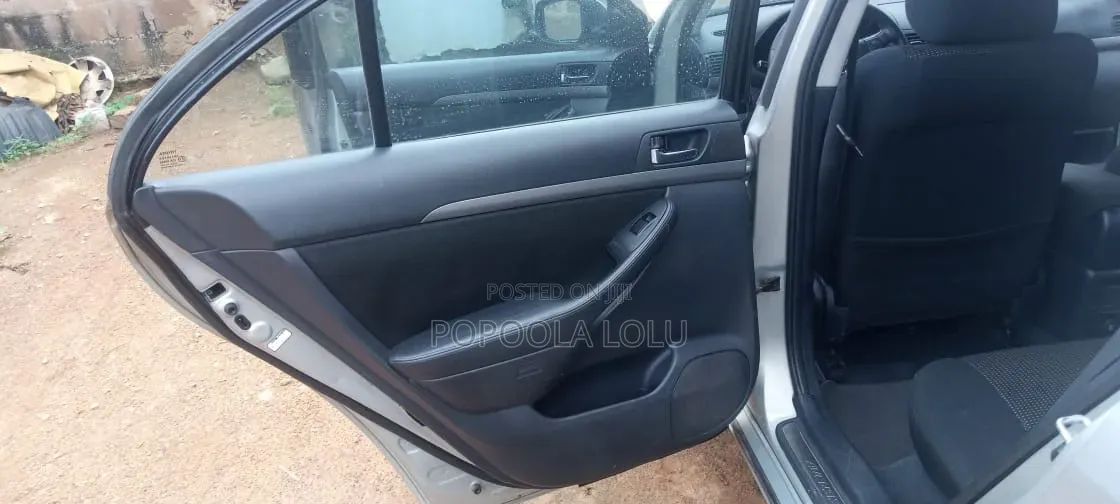Toyota Avensis 2007 Silver