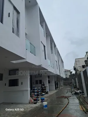 4bdrm Duplex in Secured Area, Allen Avenue for sale