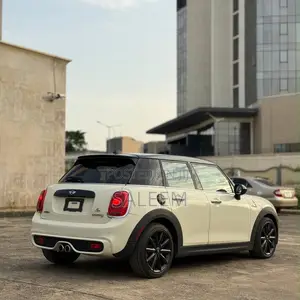 Mini Cooper 2017 White