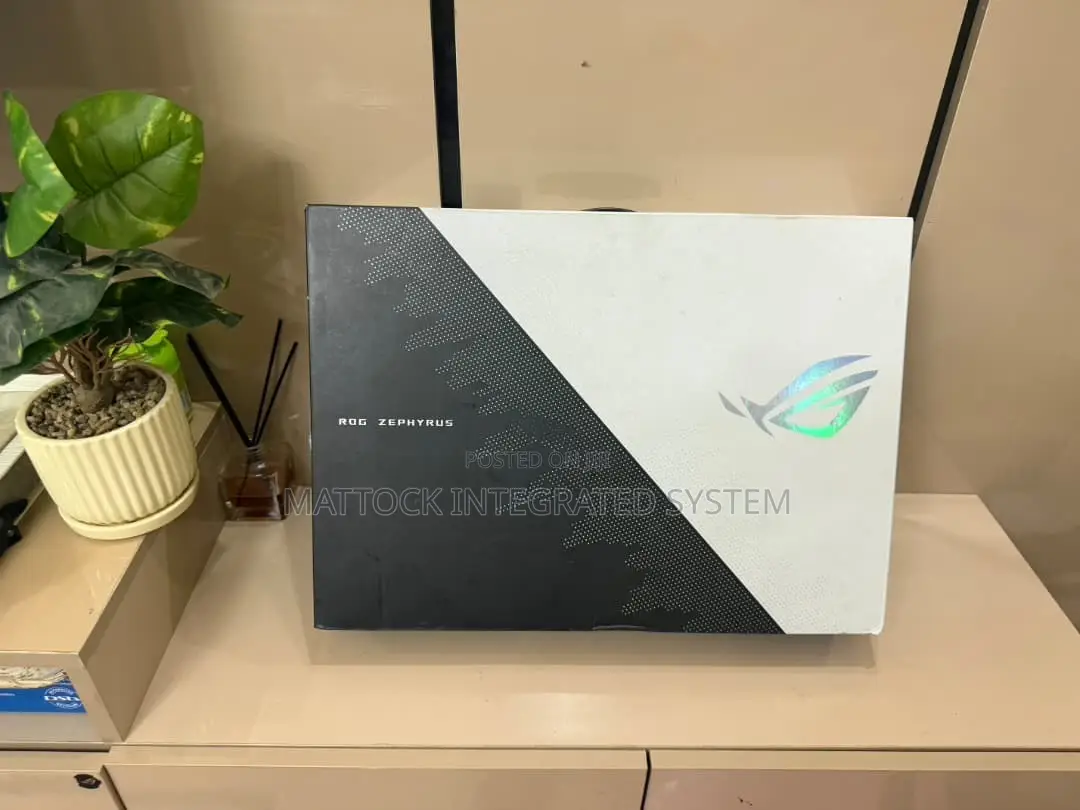Laptop Asus ROG Zephyrus G14 16GB Intel Core i7 SSD 1T