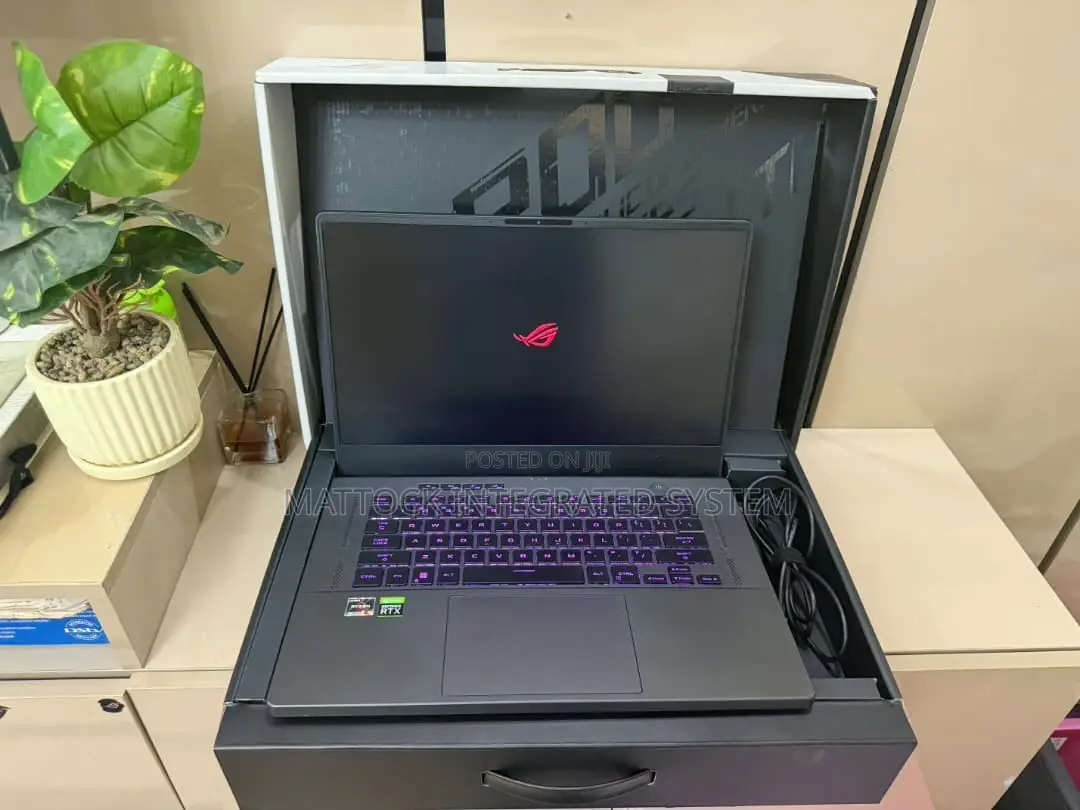 Laptop Asus ROG Zephyrus G14 16GB Intel Core i7 SSD 1T