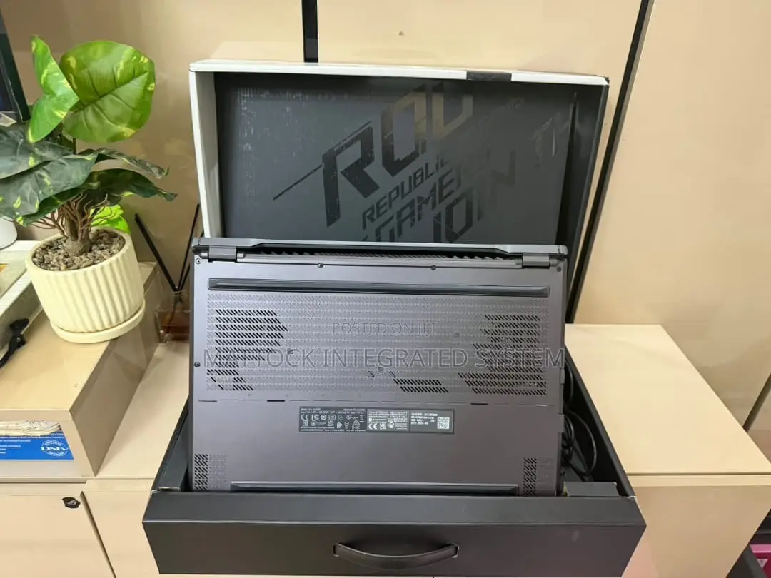 Laptop Asus ROG Zephyrus G14 16GB Intel Core i7 SSD 1T