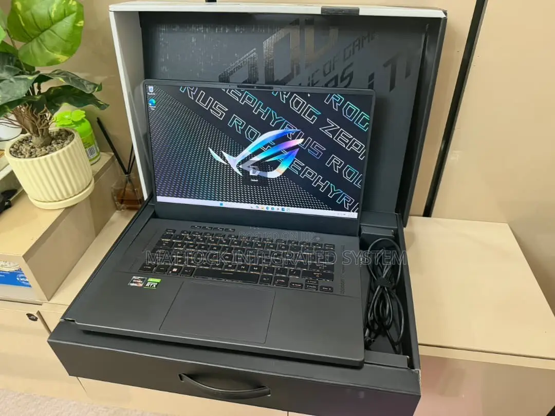 Laptop Asus ROG Zephyrus G14 16GB Intel Core i7 SSD 1T