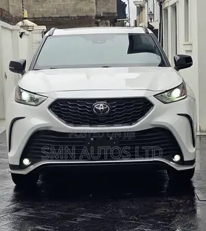 Toyota Highlander XSE 2022 White