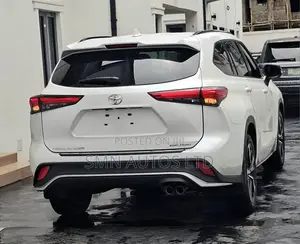Toyota Highlander XSE 2022 White