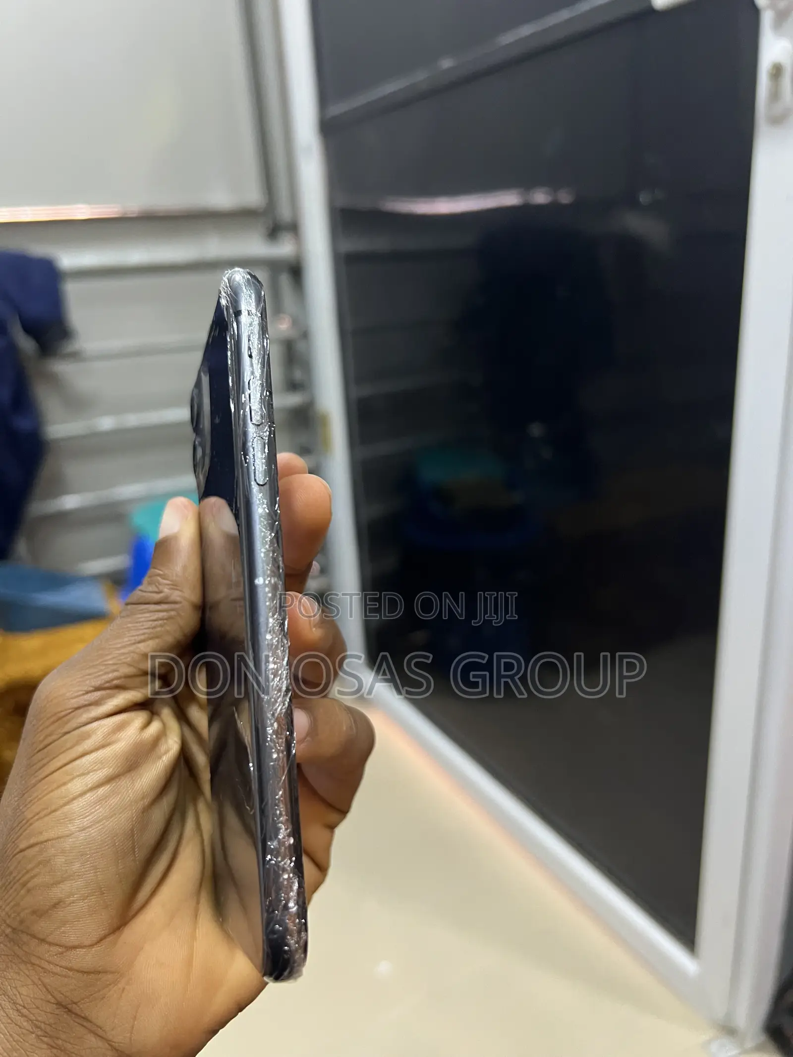 Apple iPhone 11 64 GB Black