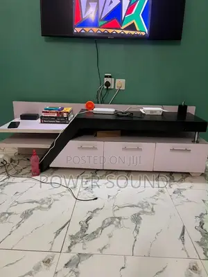 TV Stand : Neatly Used