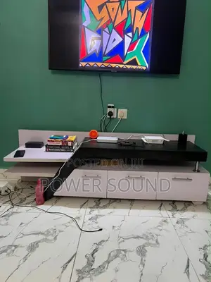 TV Stand : Neatly Used