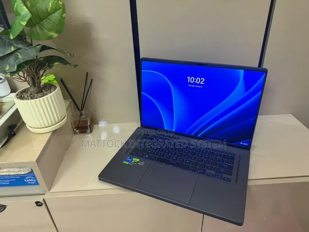 Laptop Asus ROG Zephyrus M16 16GB Intel Core i7 SSD 1T