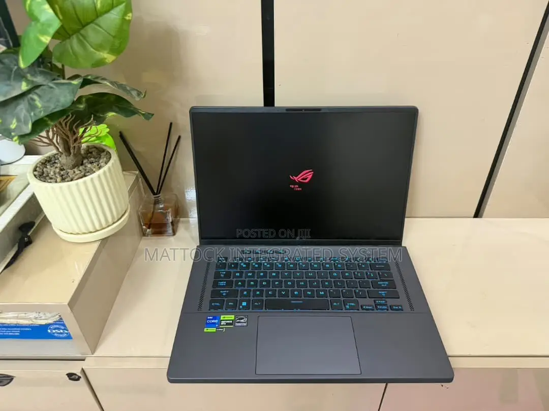 Laptop Asus ROG Zephyrus M16 16GB Intel Core i7 SSD 1T