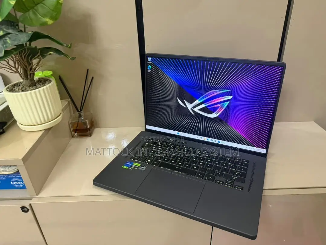 Laptop Asus ROG Zephyrus M16 16GB Intel Core i7 SSD 1T