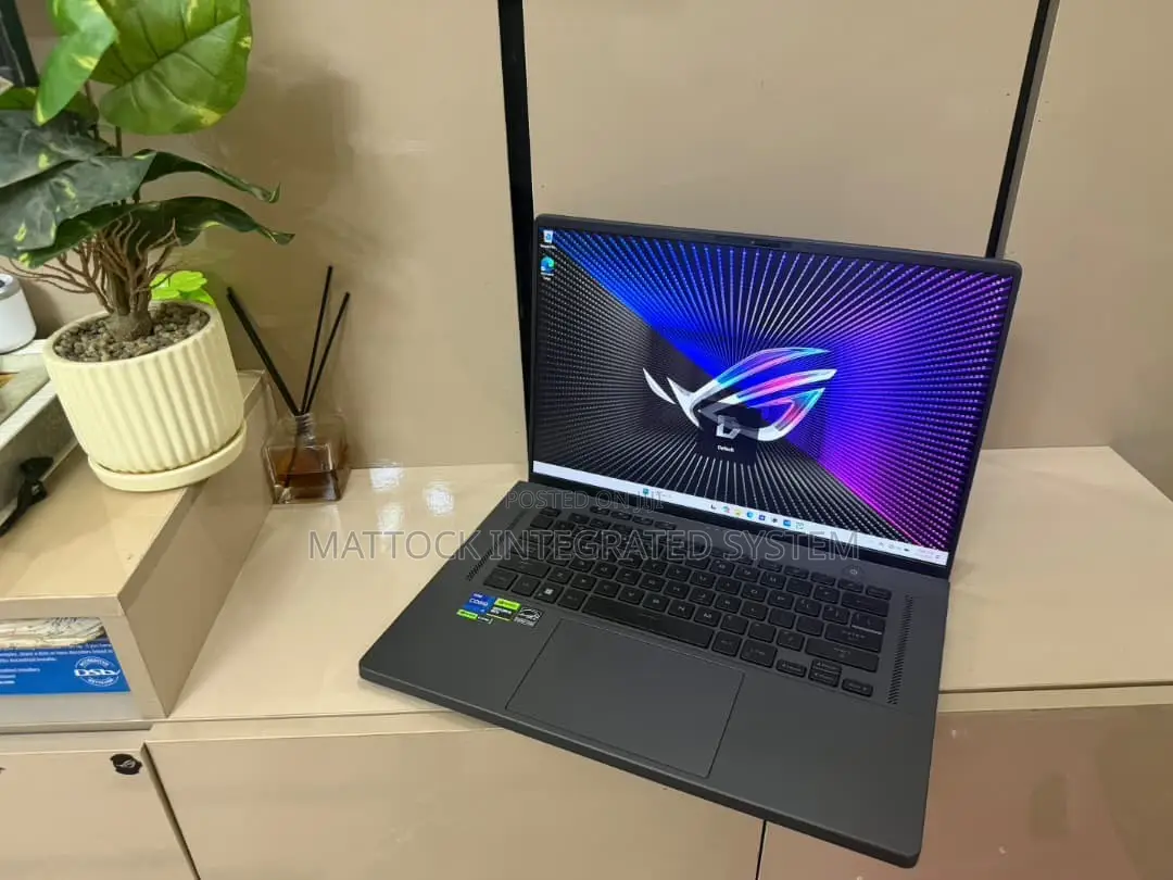 Laptop Asus ROG Zephyrus M16 16GB Intel Core i7 SSD 1T