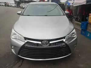 Toyota Camry LE 4dr Sedan (2.5L 4cyl 6A) 2015 Silver