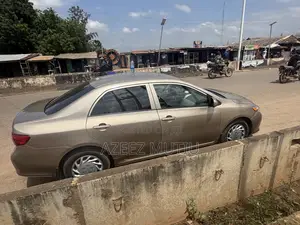Toyota Corolla 2010 Gold
