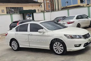 Honda Accord Touring V-6 4dr Sedan (3.5L 6cyl 6A) 2014 Off white