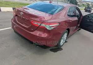 Toyota Camry 2018 Red